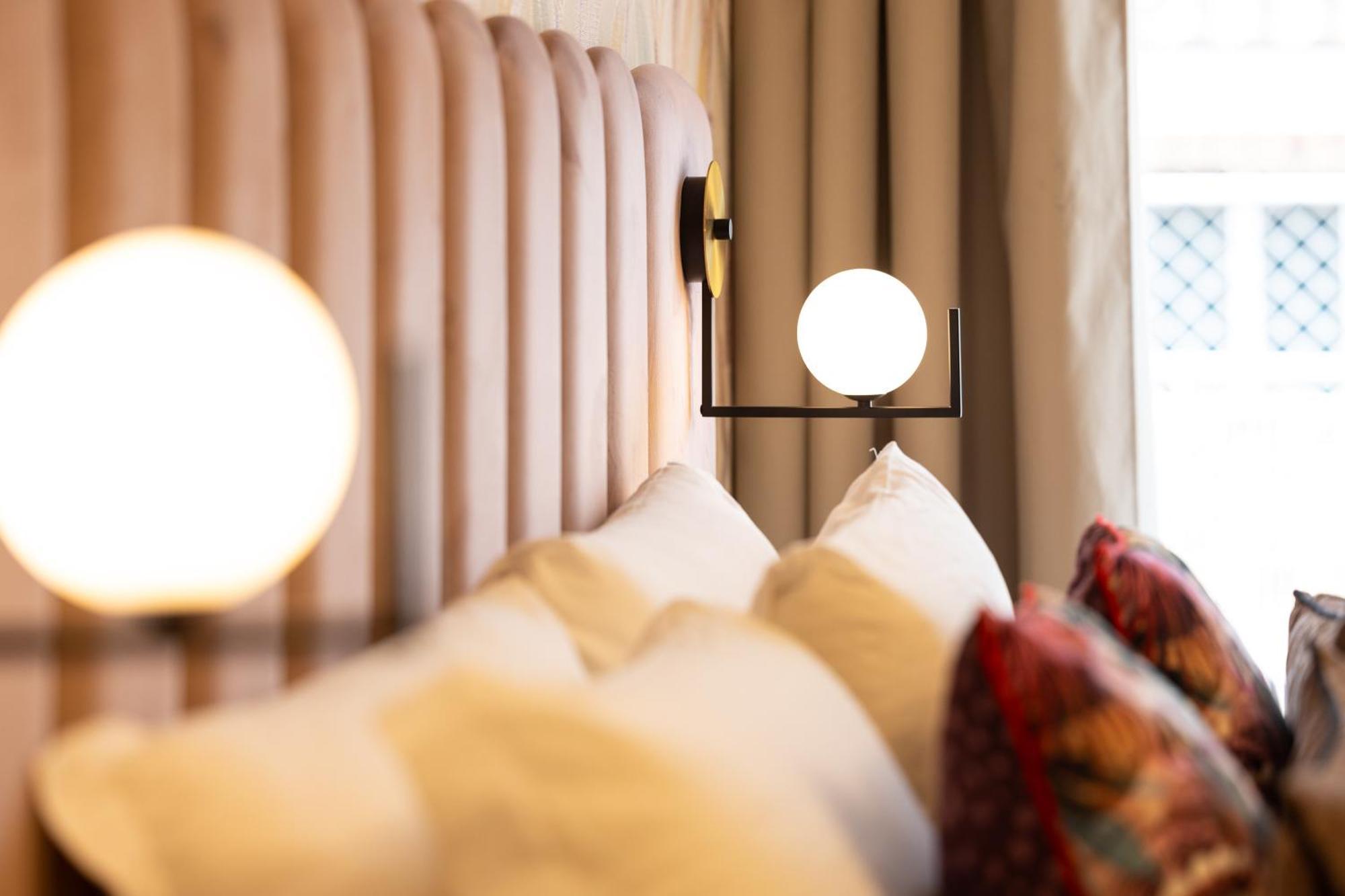 Mavi Luxury Suites Рим Екстериор снимка