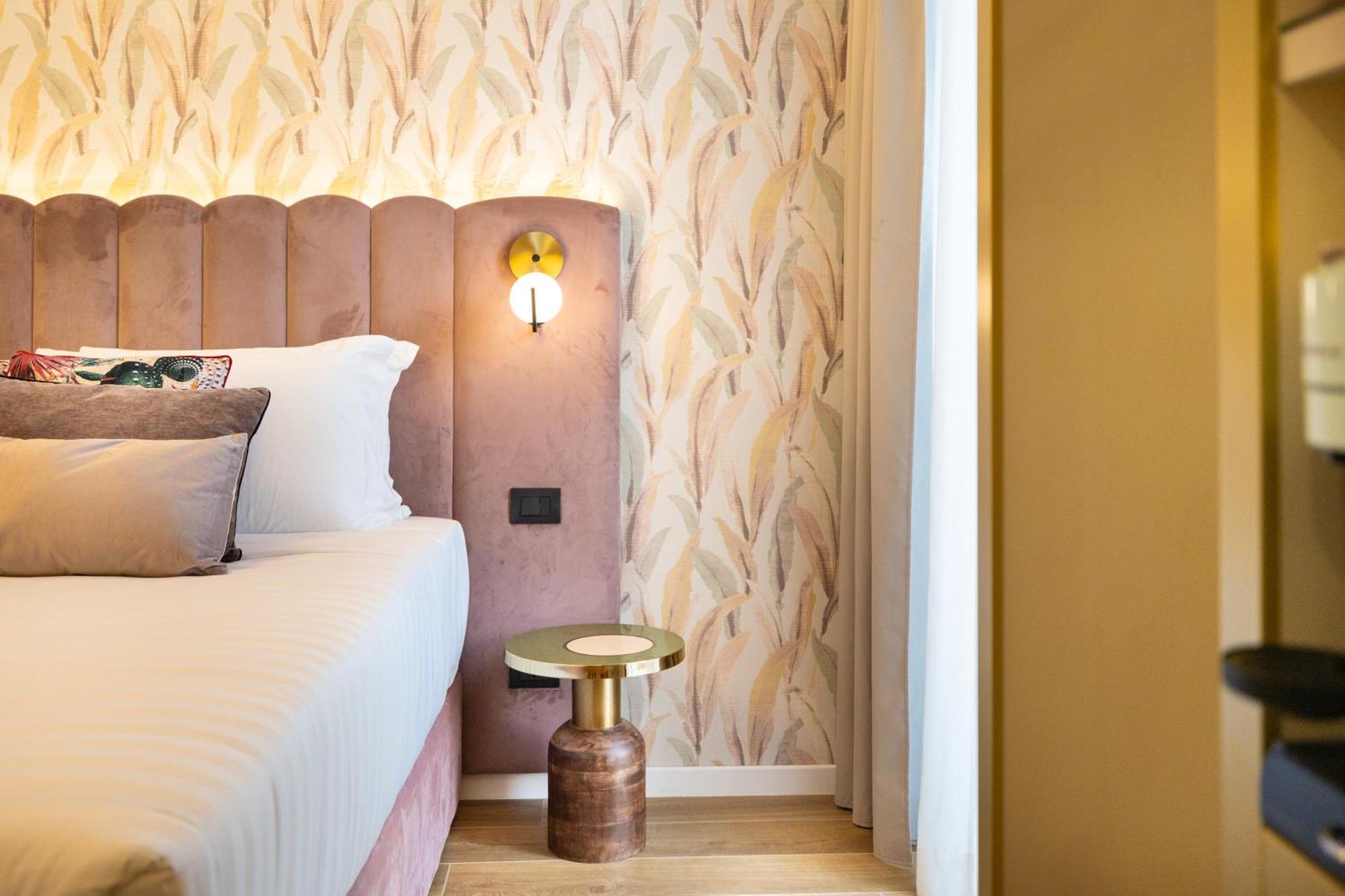 Mavi Luxury Suites Рим Екстериор снимка