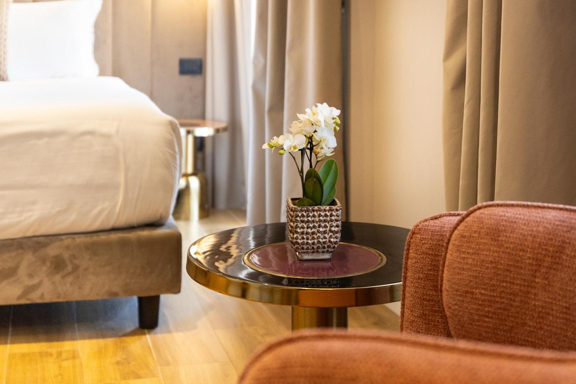 Mavi Luxury Suites Рим Екстериор снимка